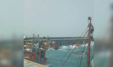 Santa Cruz: se hundieron tres barcos pesqueros por un mpactante temporal de viento